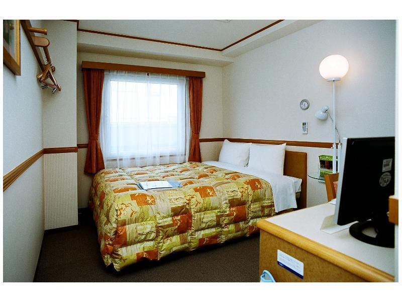 Toyoko Inn Yokohama Tsurumi Eki Higashi Guchi Экстерьер фото